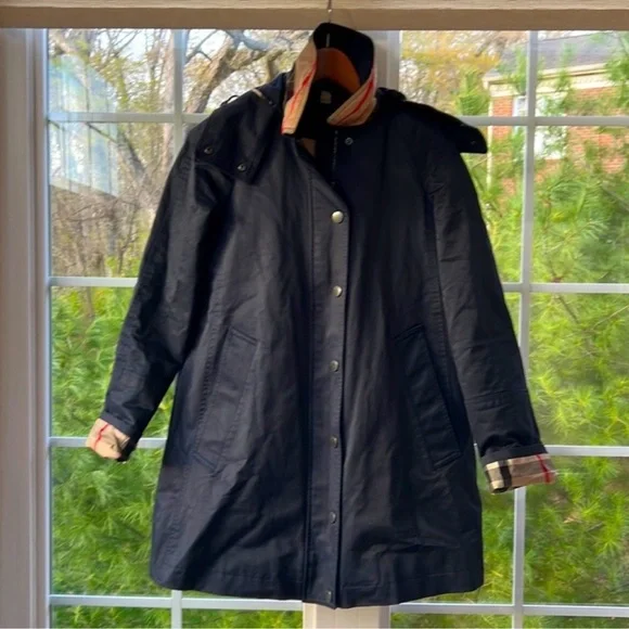 Burberry Navy Blue with Hood Weather-Resistant Design Coat